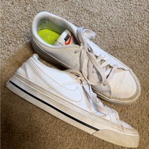 Women’s Nike Court Legacy White W8